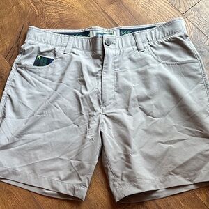NWOT William Murray Golf 7” Short Straight Fit Light Gray